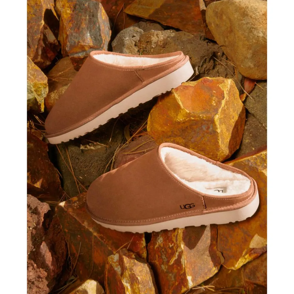 Chaussures Lifestyle<UGG Chaussons M Classic Slip-On Chestnut