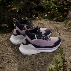Chaussures de randonnée Terrex Free Hiker 2 Gore-Tex W Preloved Fig Silver Dawn Aurora Black Femme Chaussures Rando Femme