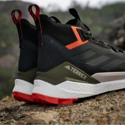 Online Chaussures de randonnée Terrex Free Hiker 2 Gore-Tex Carbon Grey Six Core Black Homme Chaussures Rando Homme