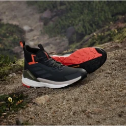 Online Chaussures de randonnée Terrex Free Hiker 2 Gore-Tex Carbon Grey Six Core Black Homme Chaussures Rando Homme