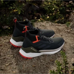 Online Chaussures de randonnée Terrex Free Hiker 2 Gore-Tex Carbon Grey Six Core Black Homme Chaussures Rando Homme