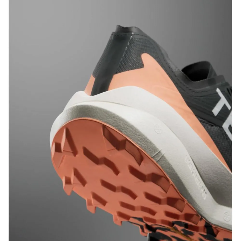Outlet Chaussures de trail Terrex Agravic Speed W Core Black Grey One Amber Tint Femme Chaussures Trail Femme