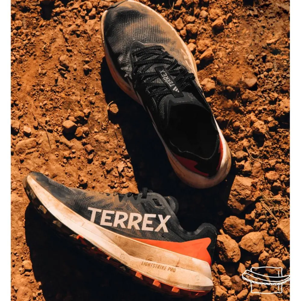 Outlet Chaussures de trail Terrex Agravic Speed W Core Black Grey One Amber Tint Femme Chaussures Trail Femme