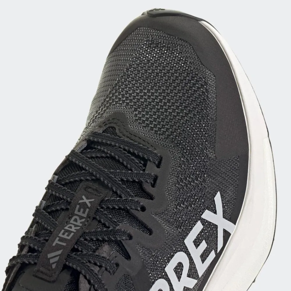 Outlet Chaussures de trail Terrex Agravic Speed W Core Black Grey One Amber Tint Femme Chaussures Trail Femme