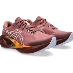 Sale Chaussures de trail Novablast 5 Tr Wmn Nature Bathing Rubble Red Femme Chaussures Trail Femme