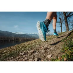 Discount Chaussures de trail Ultra Flow W Carbon Peacock Blue White Femme Chaussures Trail Femme